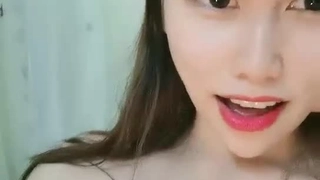美少妇小小呵_五月三号舔嘴自慰