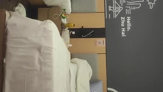 惊人的！穿着制服好看的可爱女孩Haru