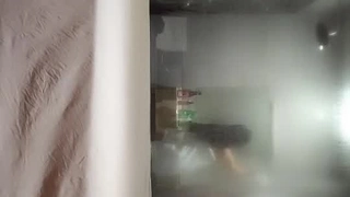 九头身大长腿极品美女！干净无毛美穴！黑丝美腿张开假屌爆插，骑乘位操的高潮喷水