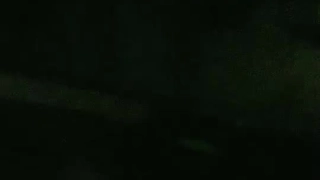 年轻夫妇被抓到与最好的朋友继父进行四人行